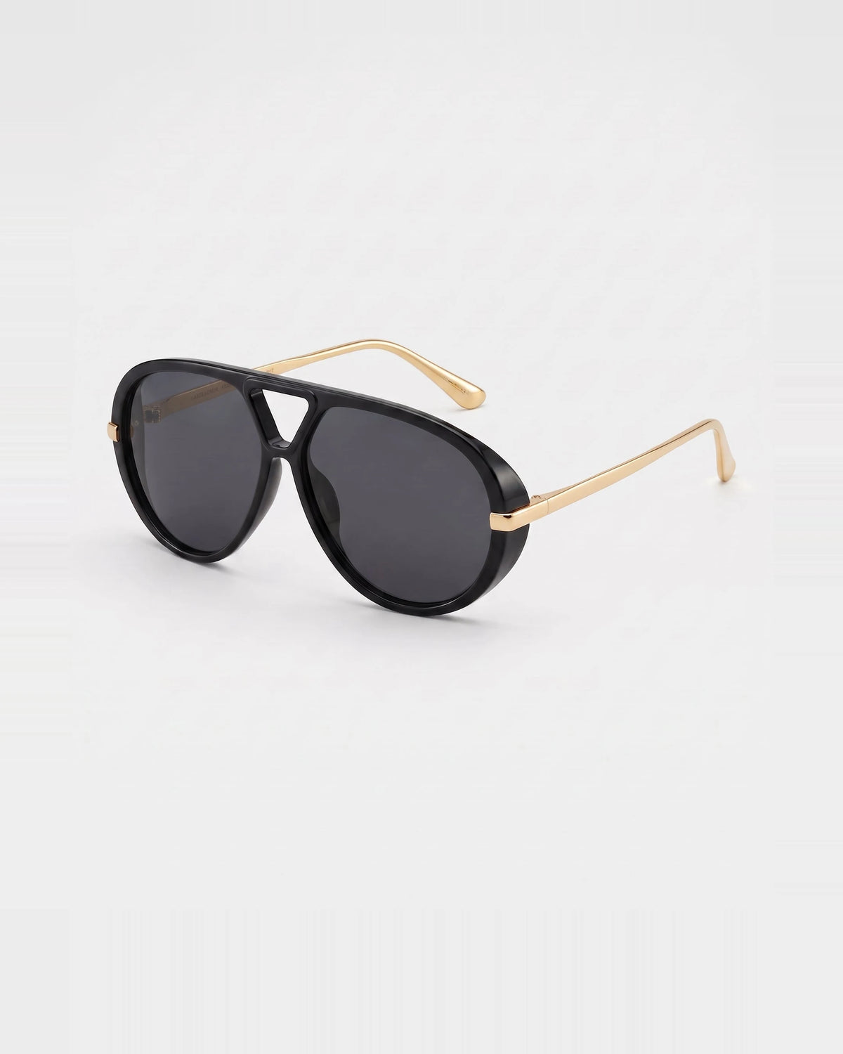 #color_Black with Black Lenses