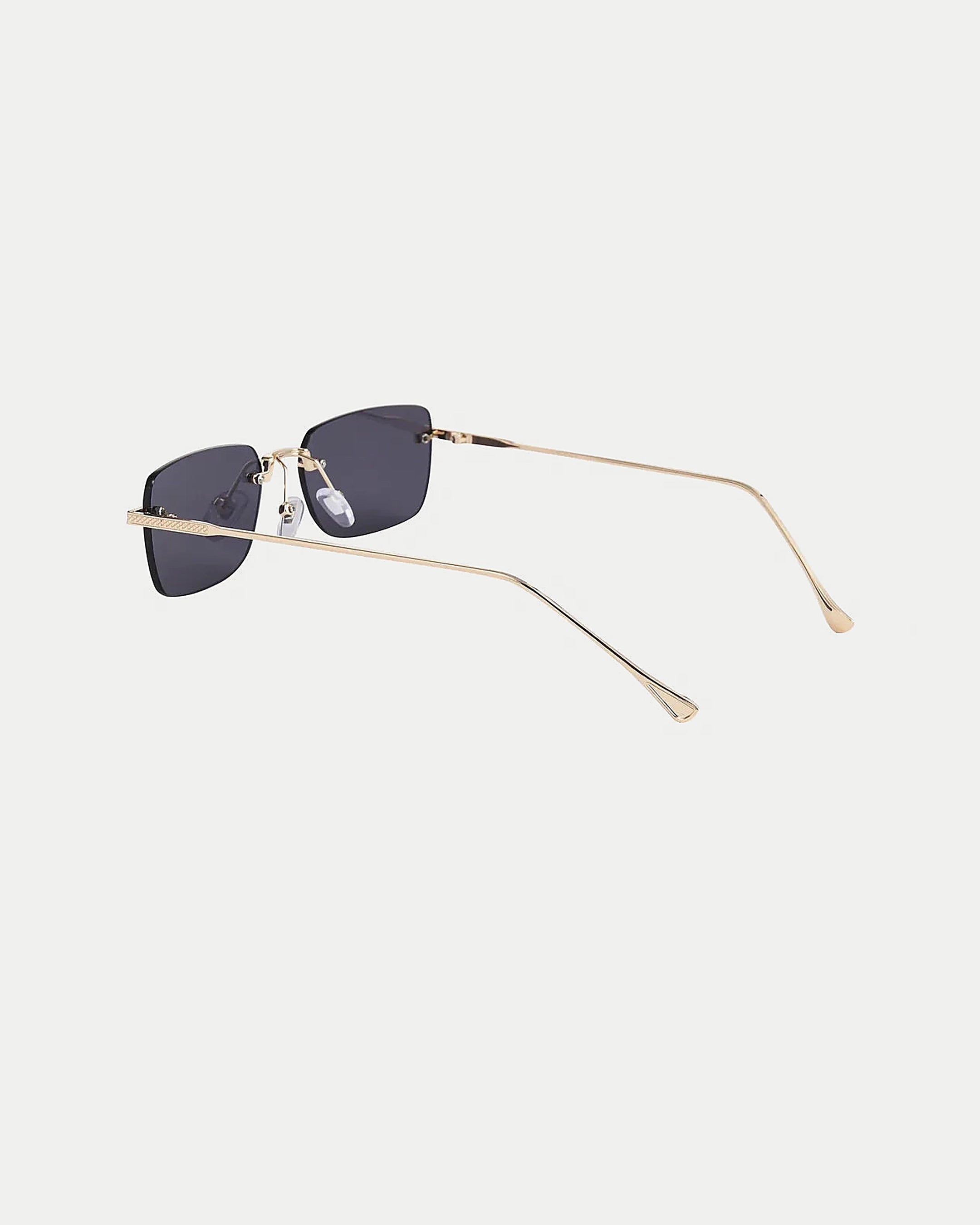 #color_Black Lenses / Gold Frame
